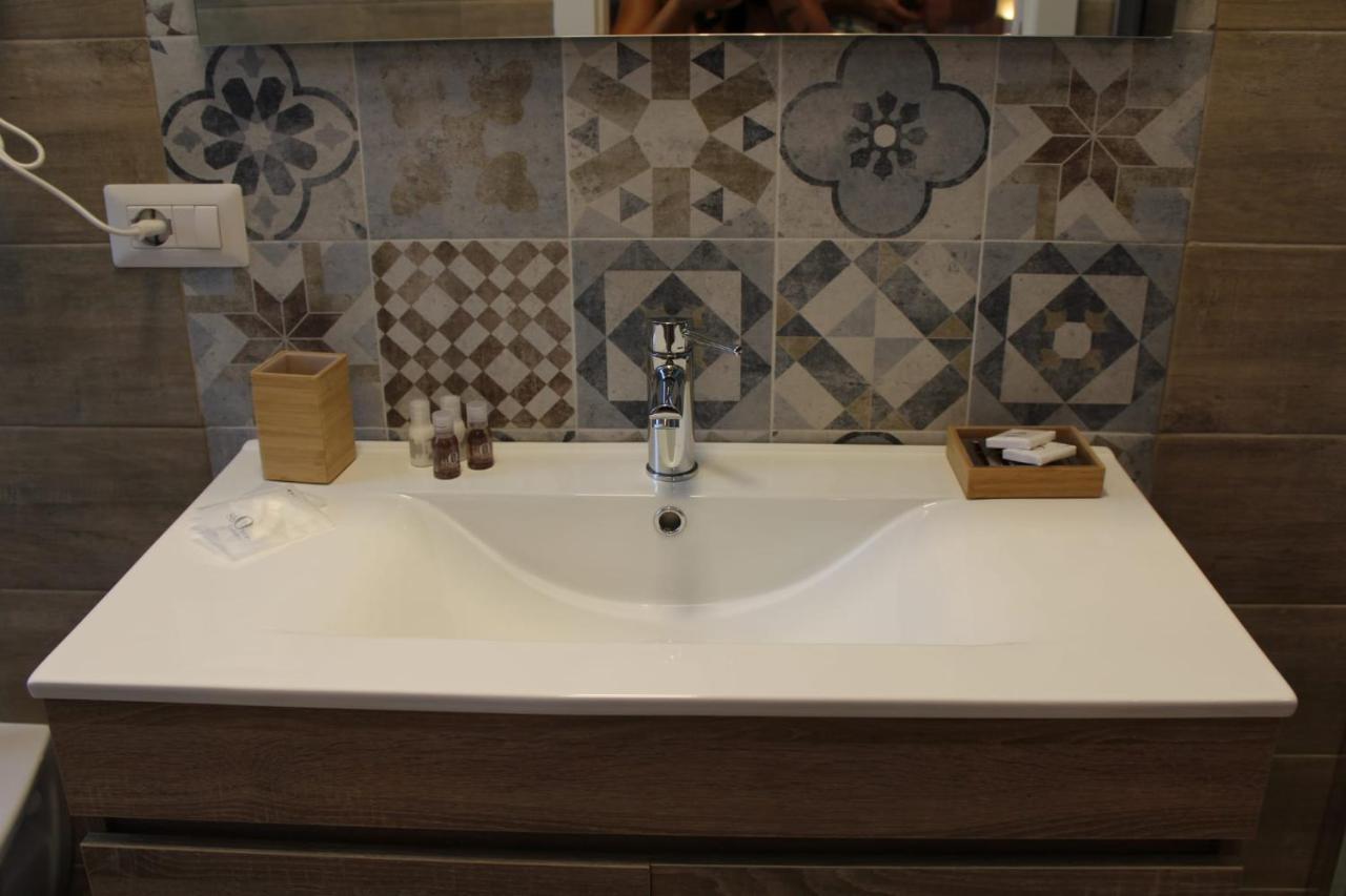 Costa Merlata Suite B&B Ostuni ヴィッラノーヴァ・ディ・オストゥーニ エクステリア 写真